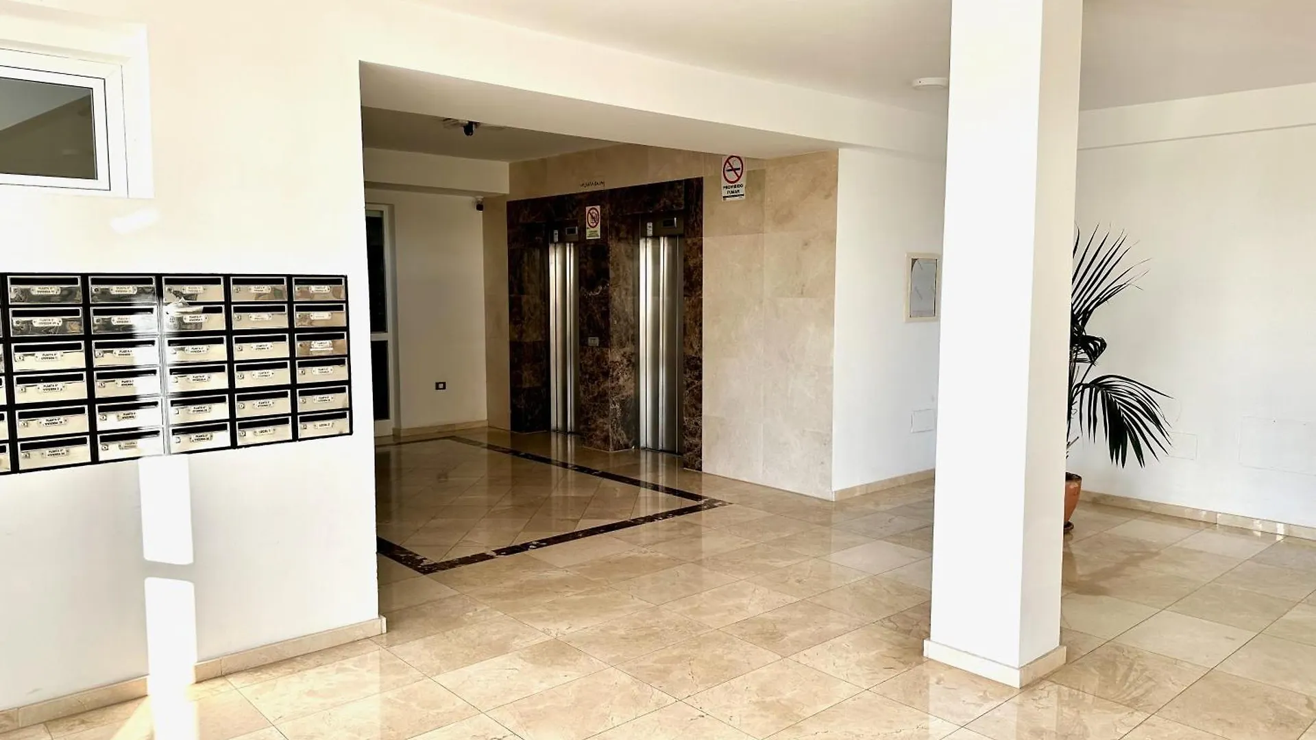 Pambnb - Chic Seaview Apartment With Gym & Kids Park 바하마르