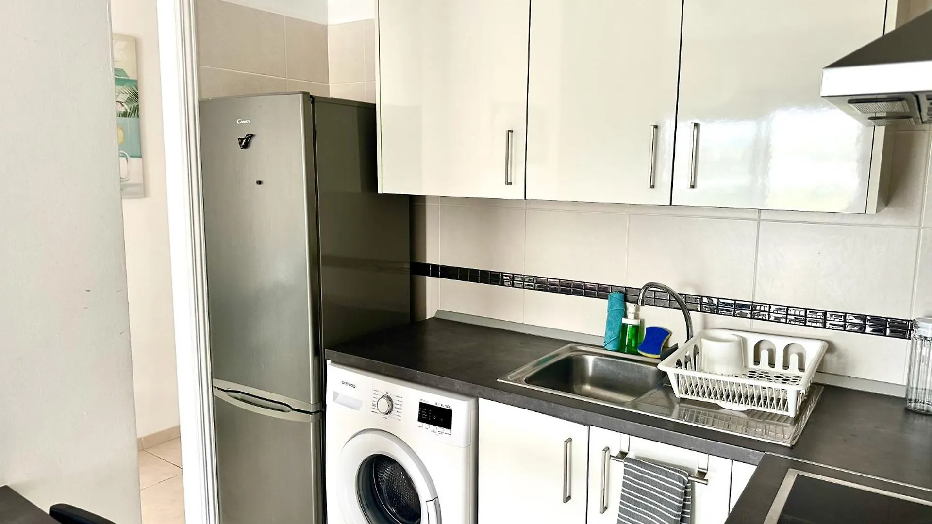 Pambnb - Chic Seaview Apartment With Gym & Kids Park 바하마르