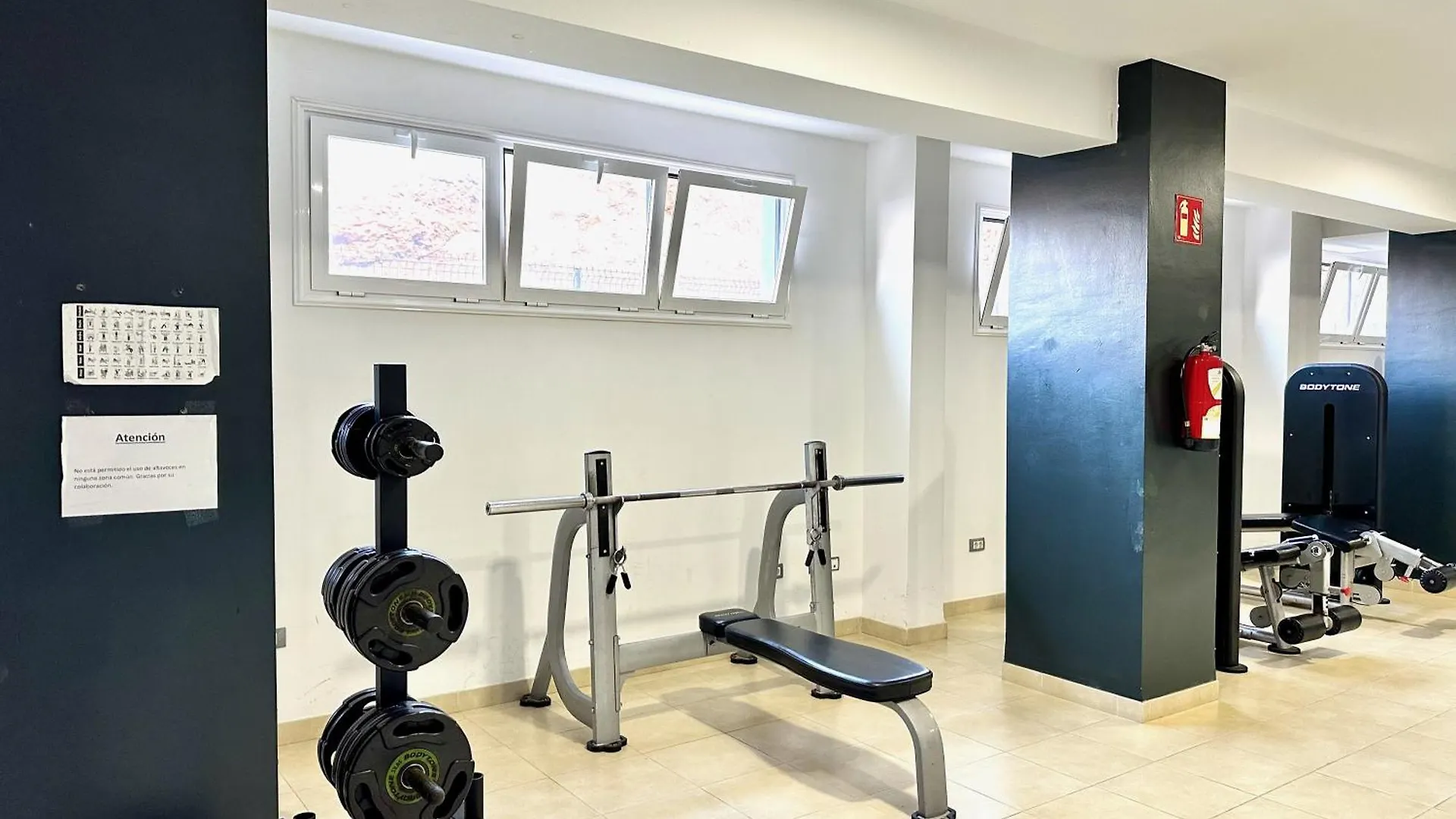 Pambnb - Chic Seaview Apartment With Gym & Kids Park 바하마르
