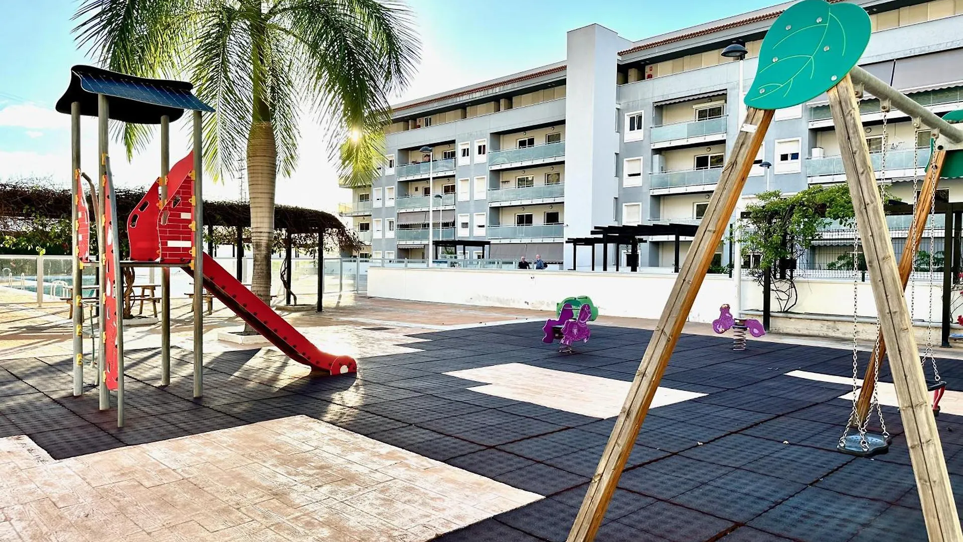 Pambnb - Chic Seaview Apartment With Gym & Kids Park 바하마르